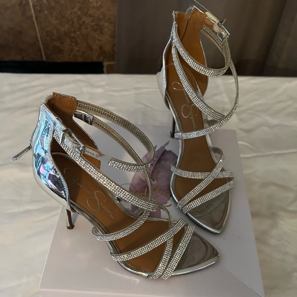 Jessica Simpson heels size 8 1/2.